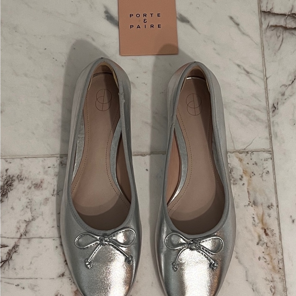 Elegant Silver Flats with Bow Detail